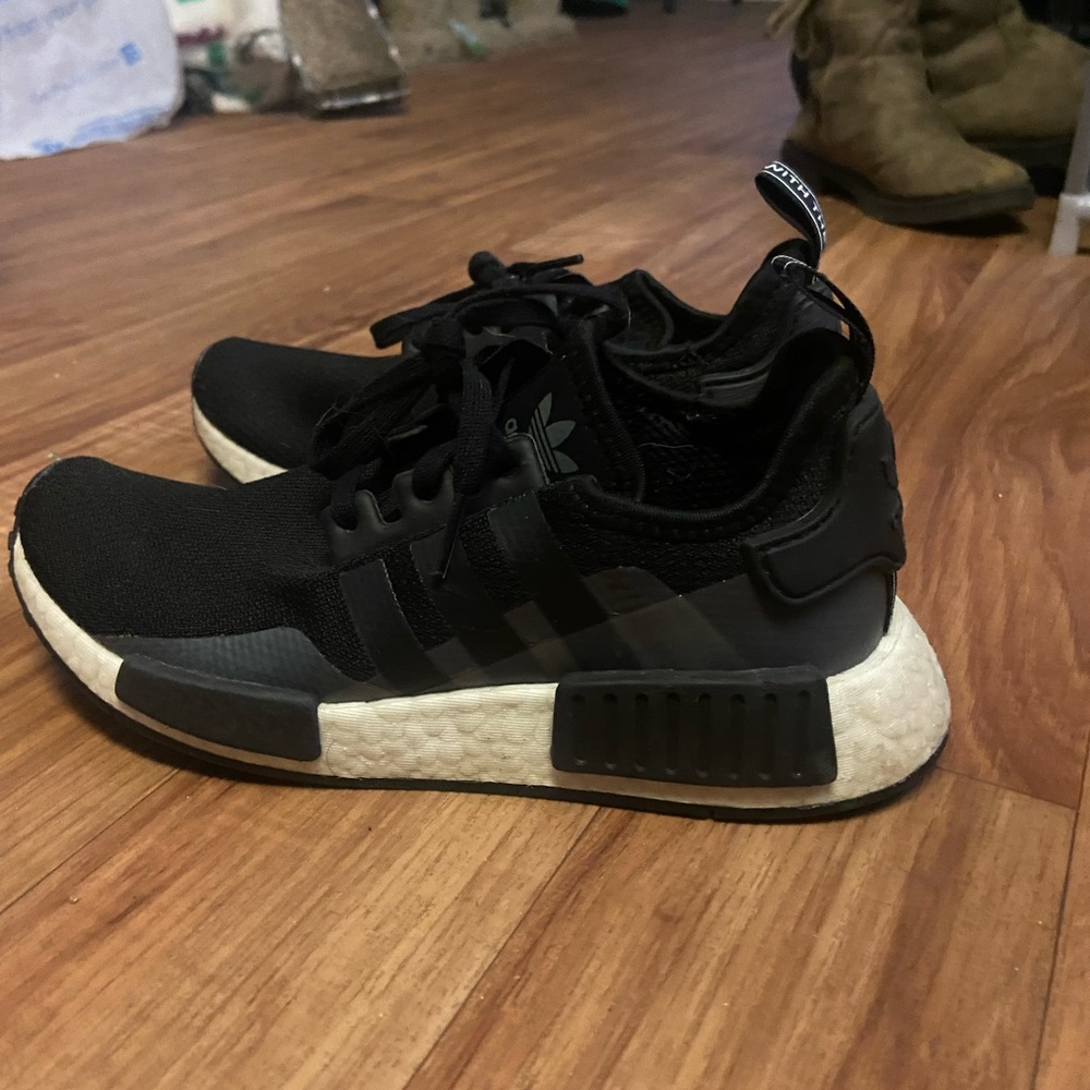 Women’s Adidas NMDS R1